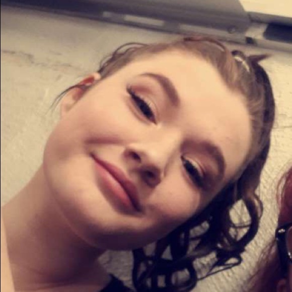 Meet your Posher, Elise - Picture 1 of 1